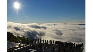 Sân thượng Unkai Terrace là địa điểm nổi tiếng và được nhiều người biết tới nhất để ngắm biển mây